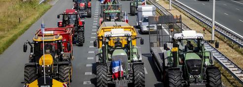 Pays-Bas: le premier ministre Mark Rutte fragilisé par une révolte paysanne