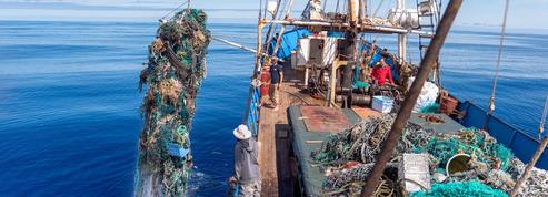 La pêche alimente le continent de plastique