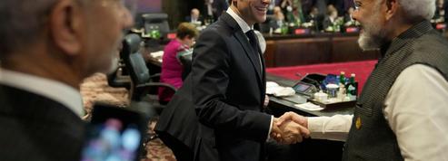 G20: Emmanuel Macron renoue avec les bonheurs simples de la diplomatie en «présentiel»