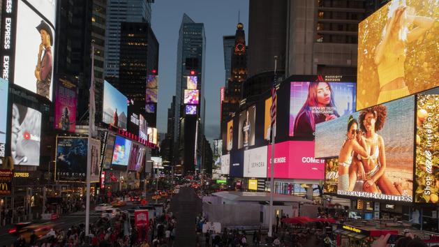 Broadway, the New York saga at 60 km