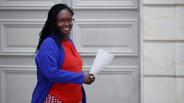 &Acirc;ge pivot: Sibeth Ndiaye s&rsquo;emm&ecirc;le les pinceaux