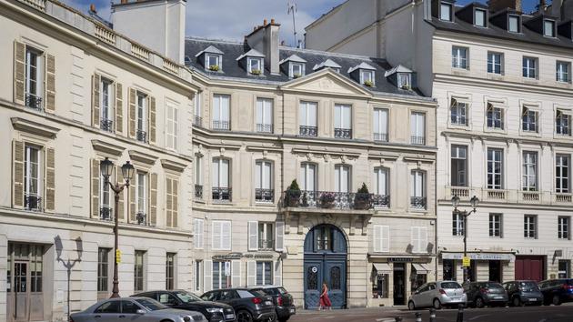 Comptez 8000 à 9000 €/m² pour le bel ancien à Versailles.