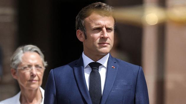 Macron-Borne: un président qui ne veut ni trop fragiliser ni trop rassurer sa première ministre