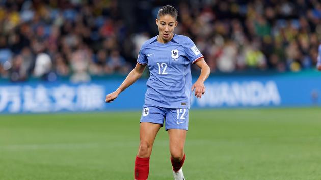 Coupe du monde féminine: Clara Mateo, la tête pensante des Bleues