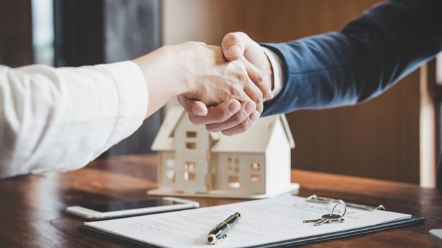 Le Pinel+ offre une réduction d’impôt supérieure à celle du Pinel classique: 12 % sur 6 ans, 18 % sur 9 ans ou 21 % sur 12 ans.