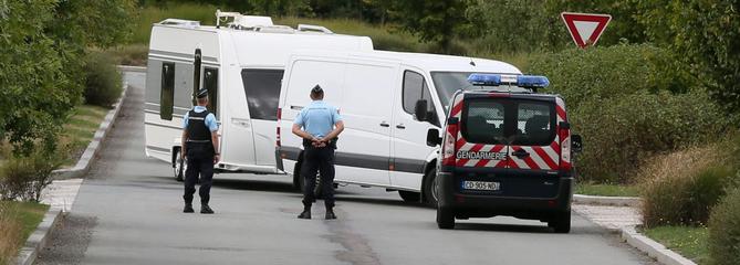Gens du voyage : la fronde des élus contre les campements illégaux