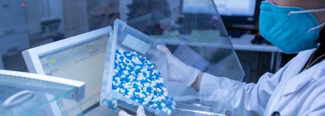 Pénuries de médicaments: quand les préparateurs en pharmacie fabriquent de l’amoxicilline