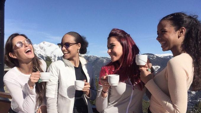 Pause thé et café pour Malika Ménard, Alicia Aylies, Delphine Wespiser et Flora Coquerel en Andorre.
