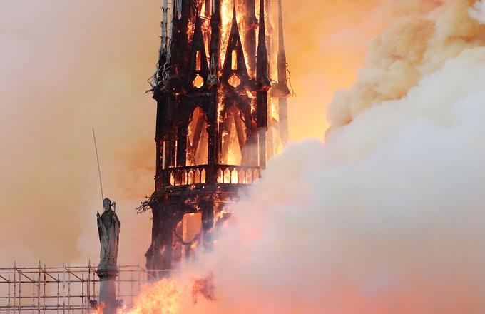 Notre Dame de Paris en flammes  XVM1f74e3ee-5fae-11e9-8734-715cc24237b7-805x521