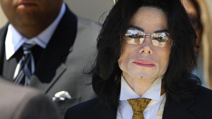 Dix ans après la mort de Michael Jackson, de nouveaux témoignages accablent le Dr Murray XVM211f82b4-9661-11e9-bf4f-065c3bd6e928