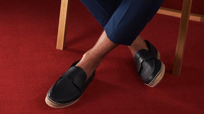 L'espadrille tient toujours la corde