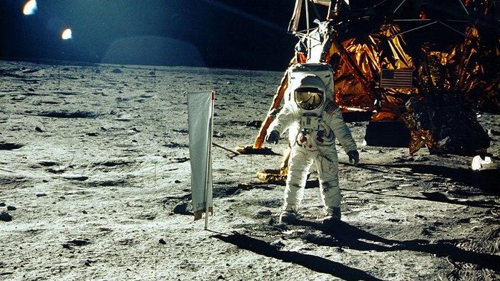 Combien De Personnes Ont Marché Sur La Lune