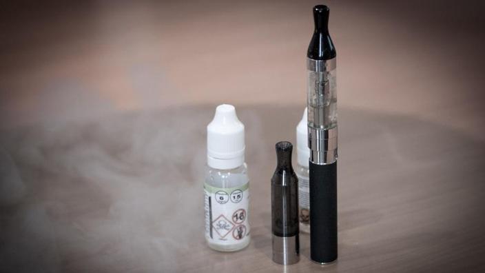 elfbar nachfüll pod läuft aus ▶️ Cigarette électronique : le vapotage est-il dangereux pour la santé ?  Avez-vous arrêté de fumer grâce à ce moyen ? Vos témoignages dans les  commentaires de cette publication pour intervenir en main image 0