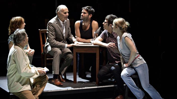 Six Personnages En Quête D Auteur Theatre De La Ville À Paris, le Théâtre de la Ville cultive le sens de la fête