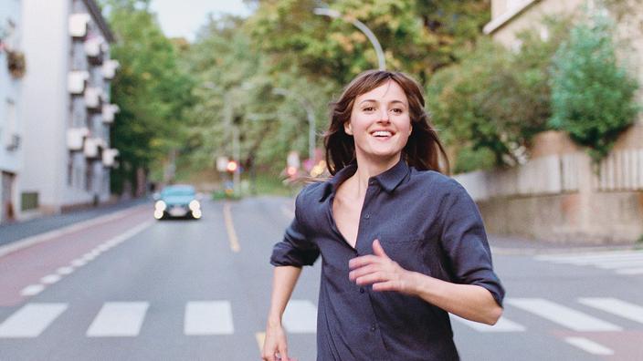 La Vie De Julie En 12 Chapitres Julie (en 12 chapitres), femme des années 2020