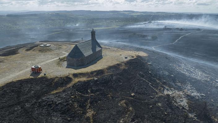 Incendies en Bretagne: au cœur des monts d’Arrée en flammes, la chapelle Saint-Michel de Brasparts miraculée XVM5fc6599e-081d-11ed-bf4d-7a899ff5b96b