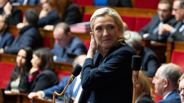 Loi Immigration: Marine Le Pen Fait Durer Le Suspense