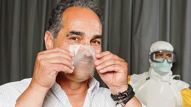 Des ingénieurs suisses développent un masque chirurgical transparent