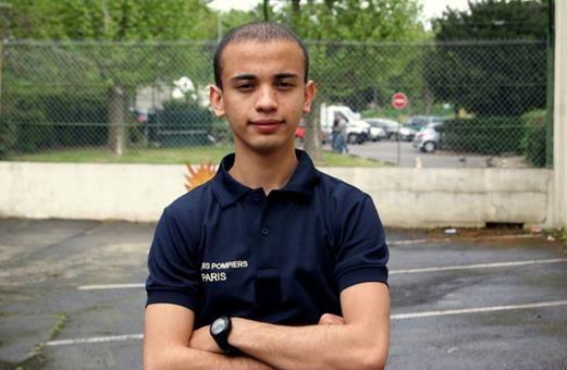 Lire article Etudiant à Sciences Po, Karim a appris la discipline chez les pompiers de Paris
