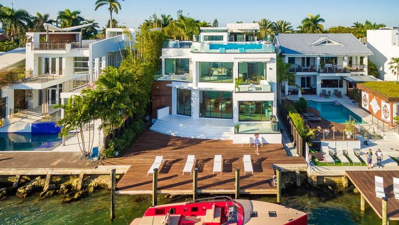 Cette maison a été mise en vente plus de 14 millions de dollars.