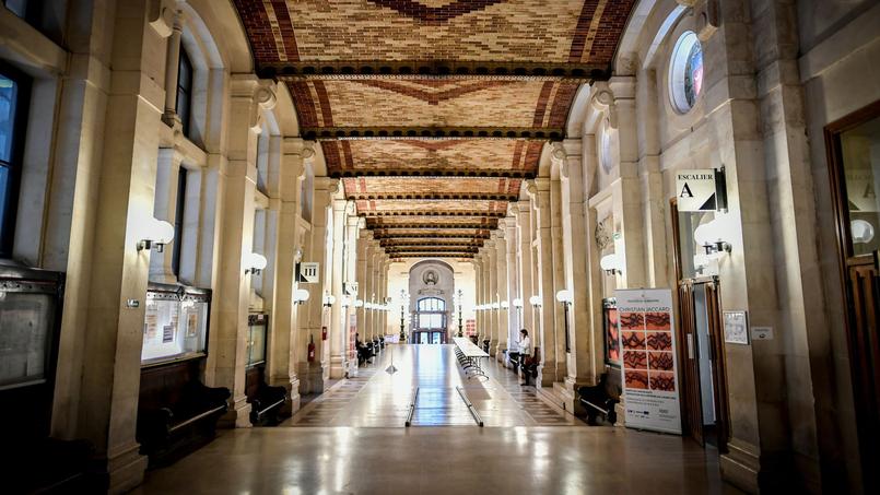 Le bâtiment historique de la Sorbonne fermé après une ...