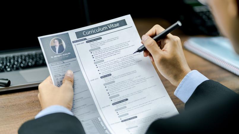 Lire article Comment faire son CV pour décrocher un contrat en alternance