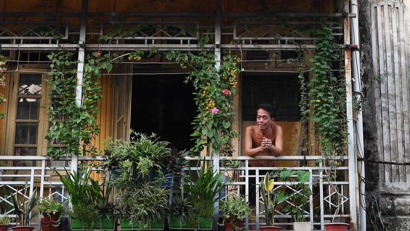 Au Vietnam aussi, les balcons sauvent les habitants durant le confinement