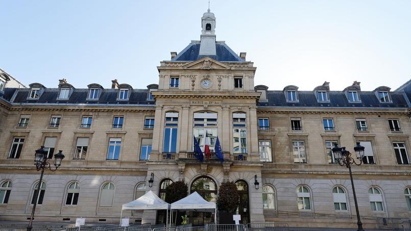 Les maires (ici, la mairie de Paris) remplaceront les préfets pour sanctionner les dépassements illégaux de l’encadrement des loyers.