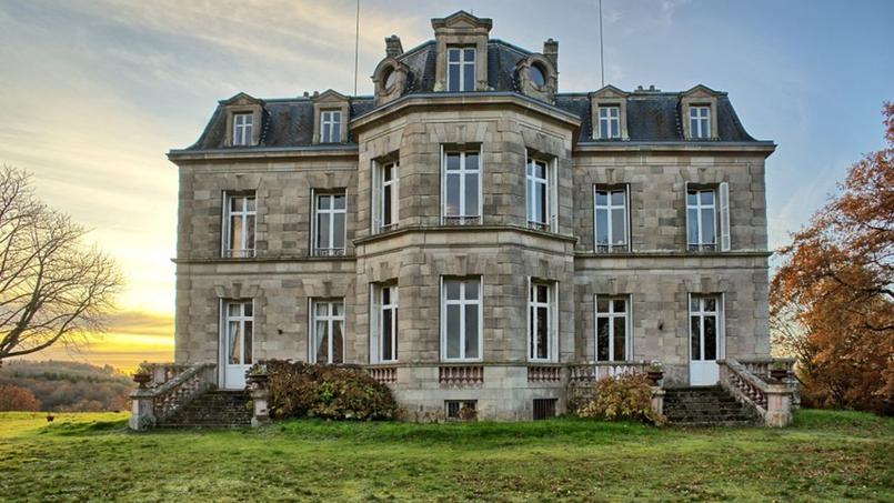 Ce château des environs de Limoges est proposé à 955.000 euros avec 600 m² habitables et 40 ha de terrain.