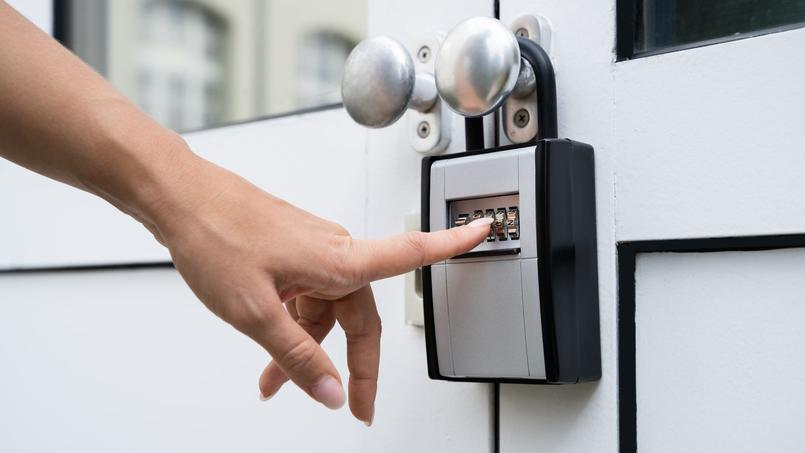 Lille traque les boîtes à clés Airbnb accrochées sur la voie publique