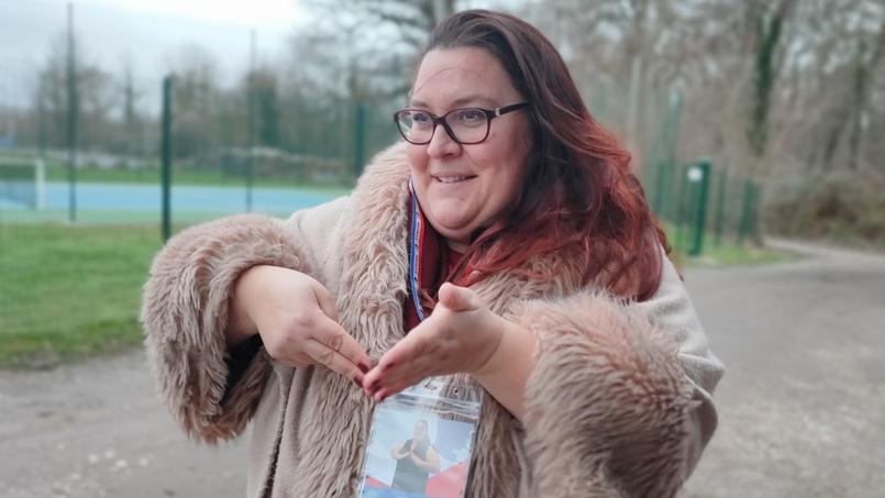 Magali aide les sourds mais aussi les personnes entendantes.