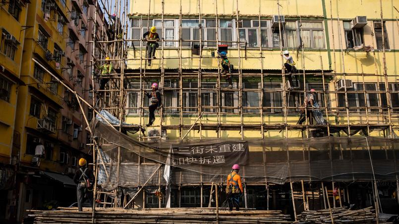 Hong Kong compte plus de 1600 gratte-ciel, dont quelque 550 de plus de 150 mètres de haut.