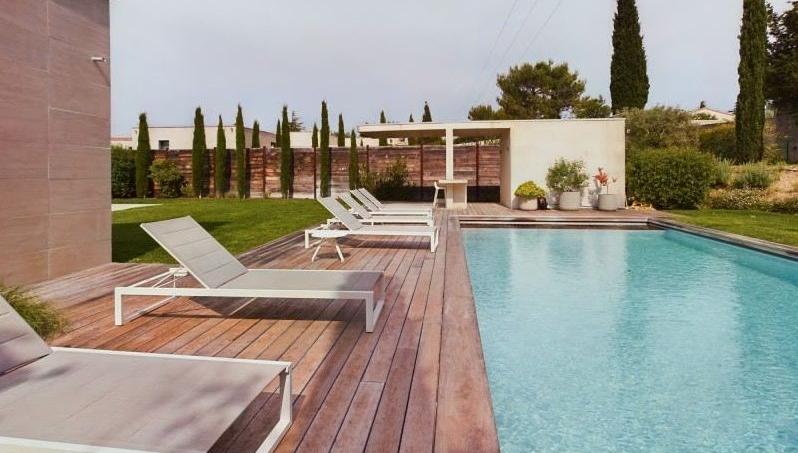 Vue imprenable, piscine, cheminées, moulures, autant de critères qui déclenchent ce fameux effet Waouh auprès des acquéreurs.