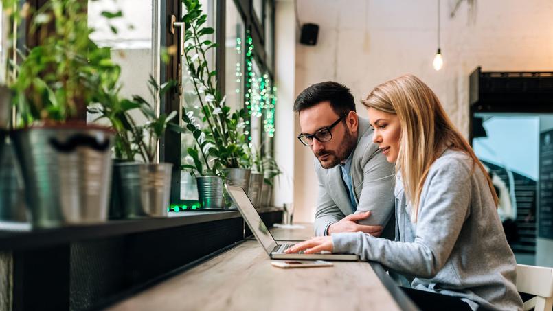 La hausse des taux de crédit couplée à une baisse des prix pas assez forte, plombe le pouvoir d’achat des ménages.