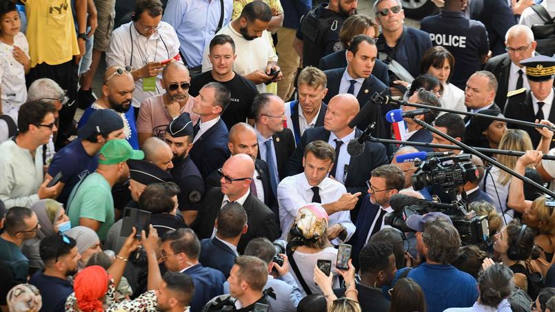 Emmanuel Macron a échangé, ce mercredi, avec des habitants d’une copropriété dégradée à Marseille.