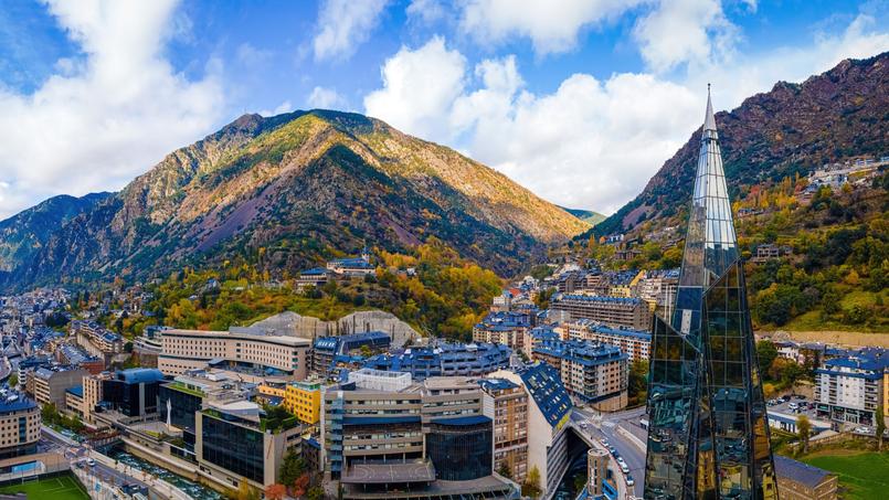 Les étrangers non-résidents sont devenus la bête noire de la principauté d’Andorre, jugés responsables de la hausse des prix.