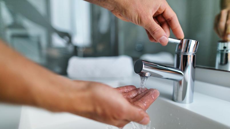 L’acquéreur d’un logement neuf expliquait que l’eau chaude devait être attendue trop longtemps.