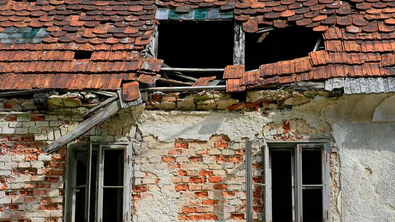 L’État met en avant 420.000 logements indignes alors que pour la Fondation, la France compterait plutôt 600.000 logements indignes.