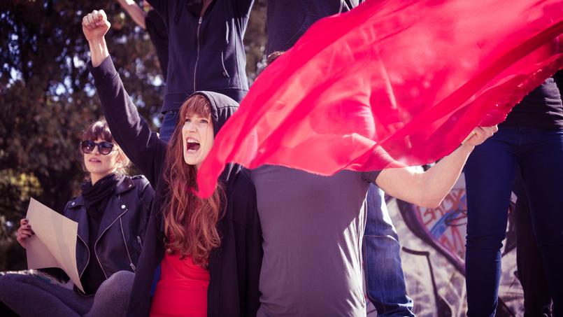 Samedi, environ 70 à 80 personnes se sont rassemblées devant l’agence immobilière Puyo, à Hasparren, pour montrer leur opposition à la vente «spéculative» d’une maison (image d’illustration).