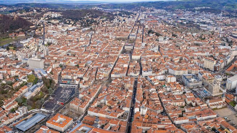 À Saint-Etienne <i>(notre photo)</i>, le paiement de la taxe foncière équivaut à deux mois de remboursement de crédit supplémentaires.