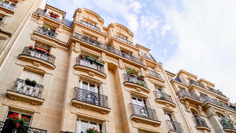 L’entrepreneur arguait que la demande d’indemnités de la copropriété n’était pas recevable par la justice.