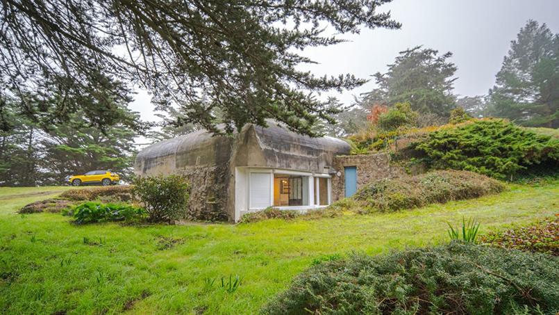À Erquy (Côtes-d’Armor), ce bunker affiché à près de 650.000 euros s’est vendu en 3 semaines et a suscité 150 demandes dès la première.