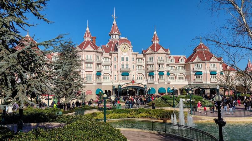 Jusqu’en 2040, Euro Disney peut acheter des terrains à des prix fixés il y a 40 ans, déconnectés du marché.