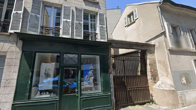 Ce porche du 11e arrondissement, mène à l’appartement que se disputent les héritiers de Roger.