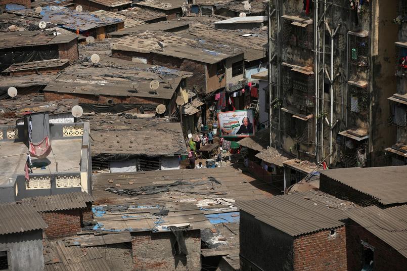 The suffocating confinement of the largest Indian slum - The Limited Times