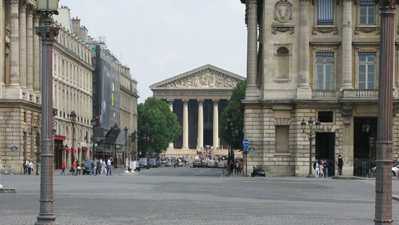 Vue sur Place de la Madeleine à Paris.