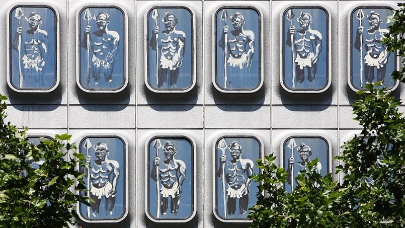 La façade du 40 rue René Boulanger comporte 77 fenêtres peintes en 2010 par l’artiste Kouka. Crédit: DR