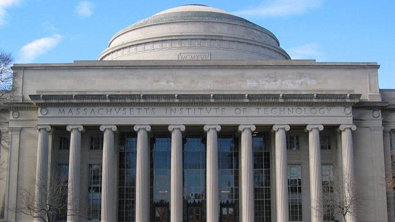 Lire article Après une inquiétante vague de suicides, le MIT combat le stress de ses étudiants