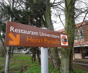 Le RU Pariselle est situé à Villeneuve-d’Ascq, sur le campus de Lille 1, l’université des sciences et technologies.
