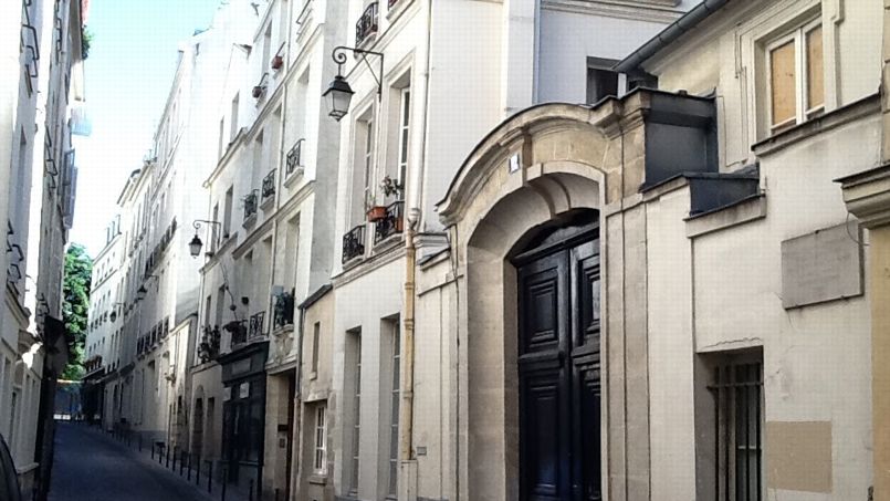 L’Agence des biens saisis vient de récupérer un ensemble immobilier rue Servandoni, dans le 6e arrondissement à Paris, confisqué à François-Marie Banier, dans le cadre de l’affaire Bettencourt. Crédit: M&S Literary Adventures